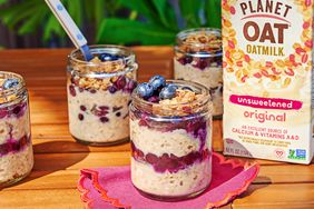 Recipe image of blueberry pie overnight oats