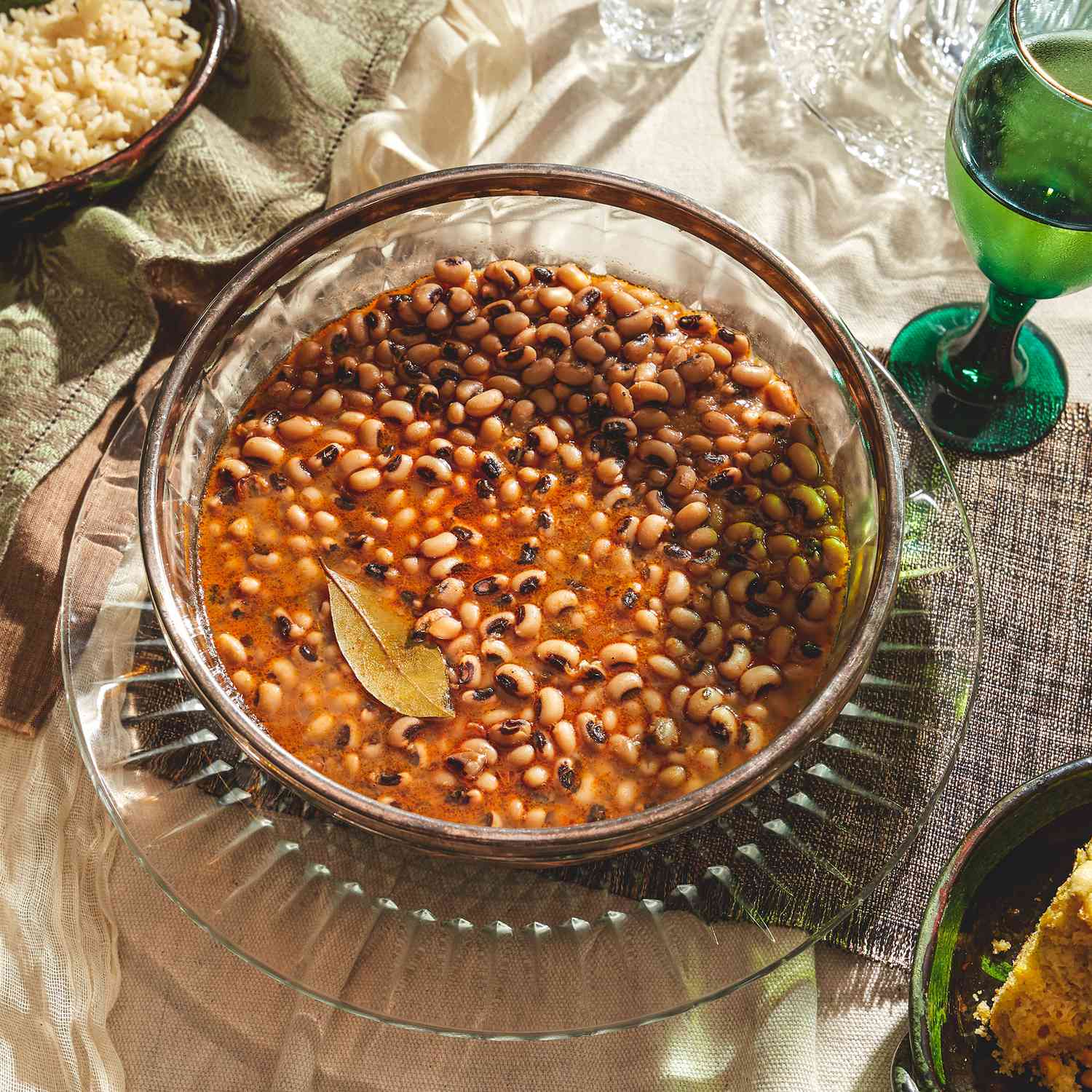 Black-eyed peas in a glass bowl